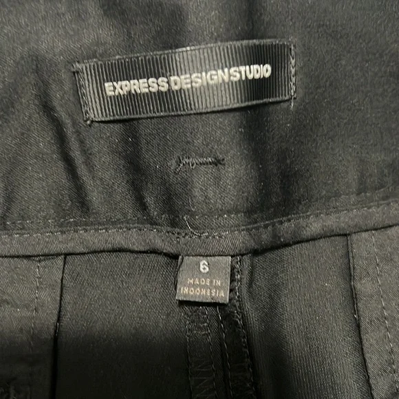 Express dress shorts. Black. Size 6. Brand new. - Picture 4 of 4